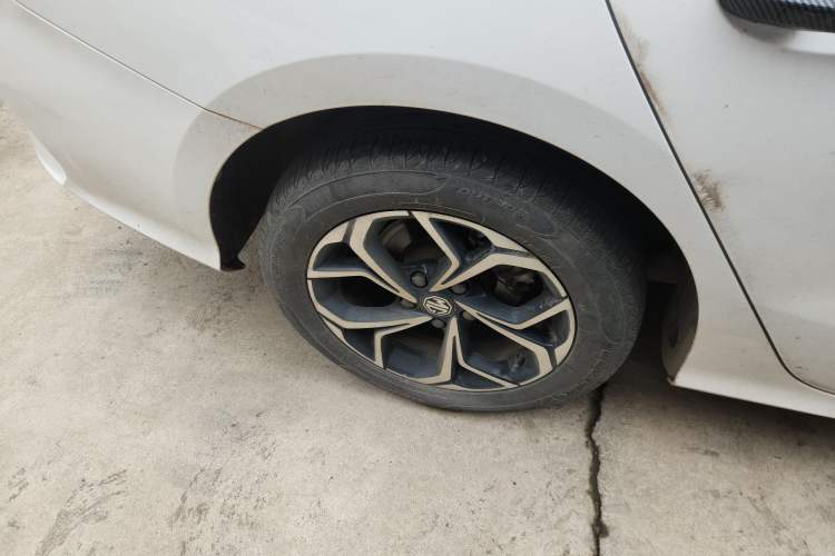 Used MG 5 2021 180 DVVT CVT Youthful Style Edition
