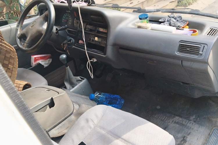 Used Jinbei Hiace 2020 2.0L Xiangyun Series Luxury Van High Roof China VI Standard Model 1TZS