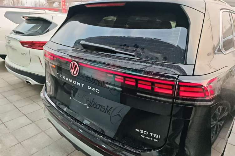 Used Volkswagen Teramont 2025 Tiguan Pro 450TSI 4Motion Explorer Edition
