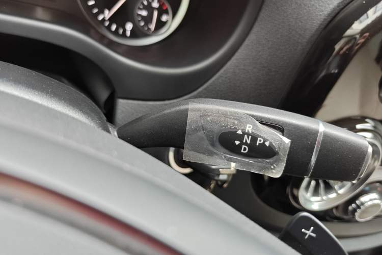 Used Mercedes-Benz Vito 2021 2.0T Business Version 7 Seats Gear Lever