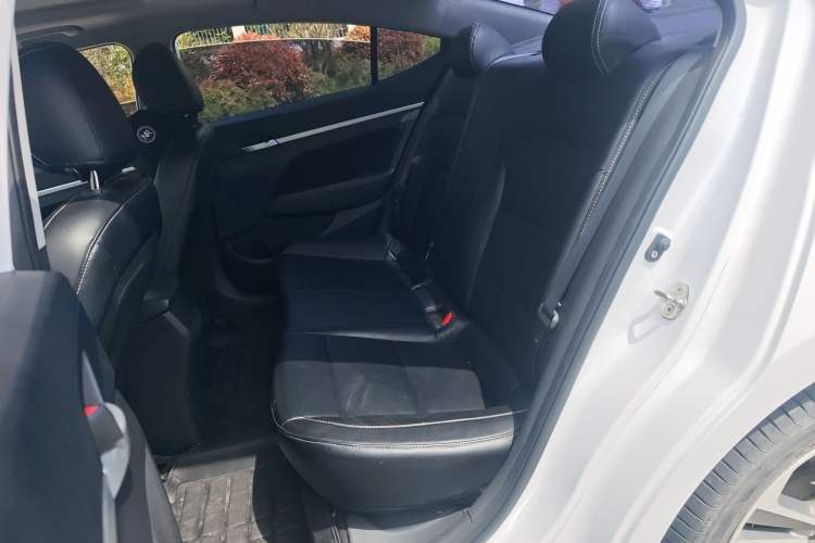 Used Hyundai Elantra (6th Generation / Lingdong) 2016 1.6L Automatic ZhiXuan – Elite Version Left Rear Seat