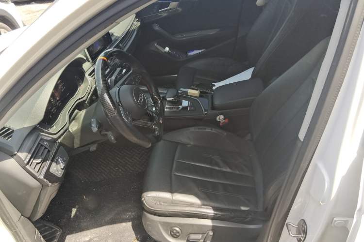 Used Audi A4L 2019 40 TFSI Fashion Edition China VI Emission Standard
