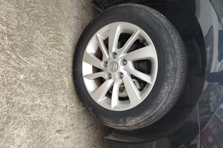 Used Nissan Sylphy 2014 1.6XV CVT Deluxe Edition Right Front Wheel Hub