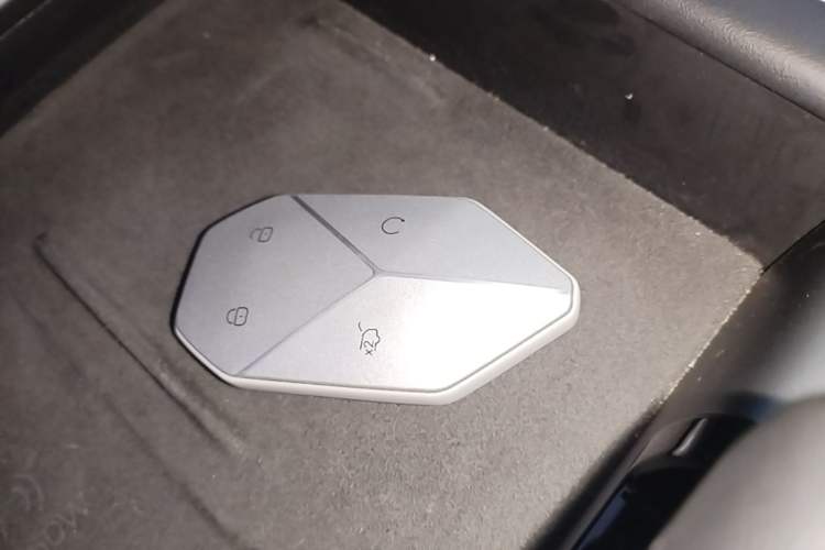 Used Formula Leopard Titanium 3 2025 501KM All-Wheel Drive Intelligent Driving Ultra Version Interior 1