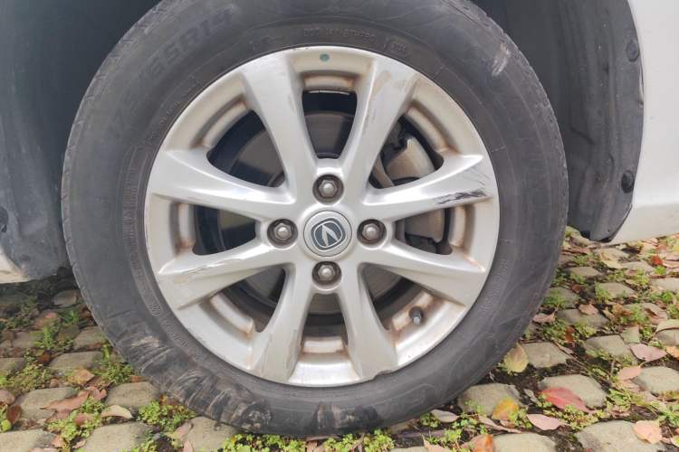 Used CHANGAN Alsvin 2018 1.5L DCT Luxury Model China V Standard Right Front Wheel Hub