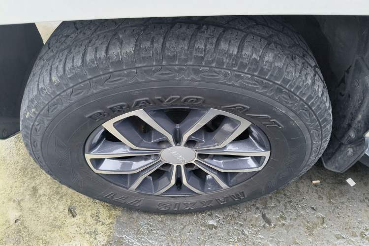 Used JMC Yuhu 7 2022 2.0T Automatic Diesel 4x4 Comfort Edition Standard Wheelbase Left Front Wheel Hub