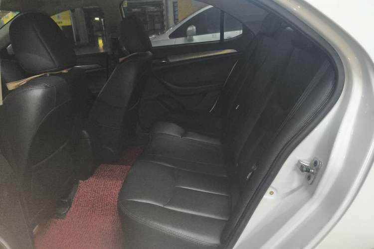 Used Roewe 360 2017 1.5L Automatic Luxury Edition
