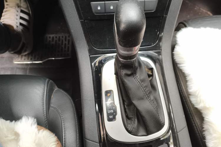 Used MG GS 2015 1.5TGI TST Luxury Edition Gear Lever