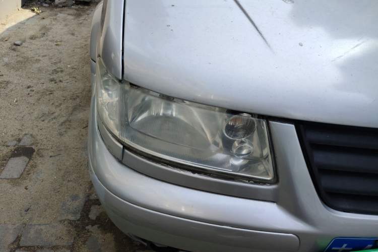Used Volkswagen Jetta 2006 GIF Avant-Garde Millionth Anniversary Edition Right Front Headlight