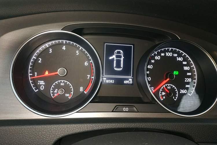 Used Volkswagen Golf 2016 230TSI Automatic Luxury Version
