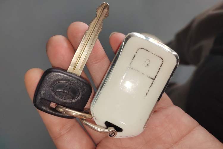 Used Toyota YARiS L Zhi Xuan 2016 Revised 1.5E CVT Charming Edition
