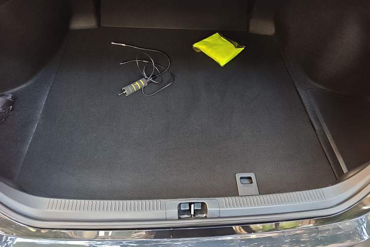 Used Toyota Camry 2024 Dual-Engine 2.5HG Prestige Edition
