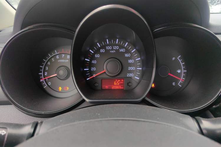 Used Kia K2 2015 Sedan 1.4L MT GLS