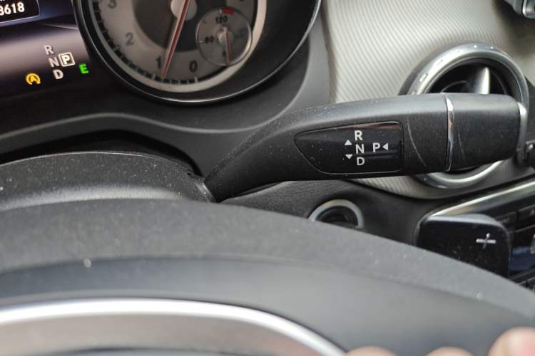 Used Mercedes-Benz GLA 2015 GLA 220 4MATIC Fashion Model Gear Lever