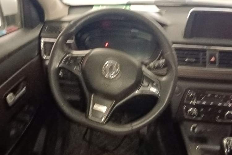 Used Dongfeng Fengon 370 2018 S370 1.5L Manual Luxury 5-Seater
