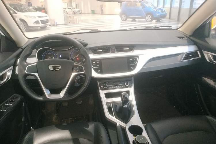 Used Geely Auto Vision 2019 Upgraded Model 1.5L Manual Luxury Version China VI Standard