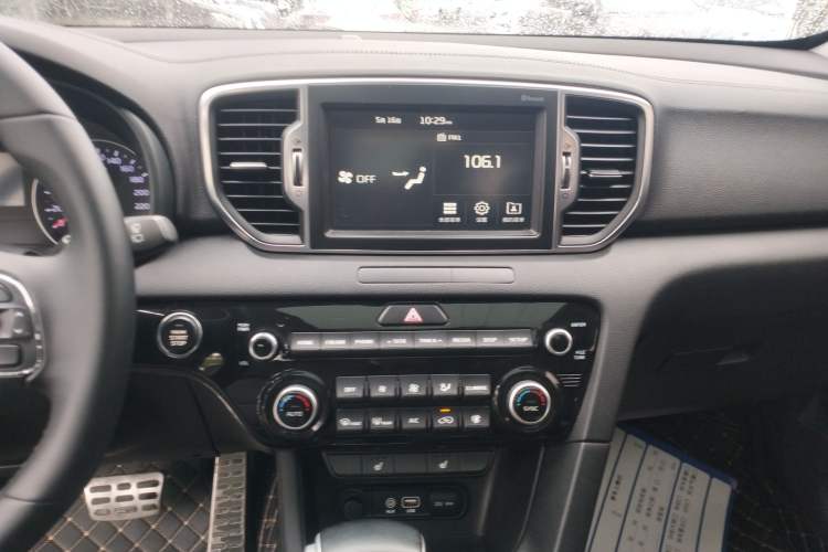 Used Kia KX5 2016 1.6T Automatic Two-Wheel Drive DLX Audio And AC Panel