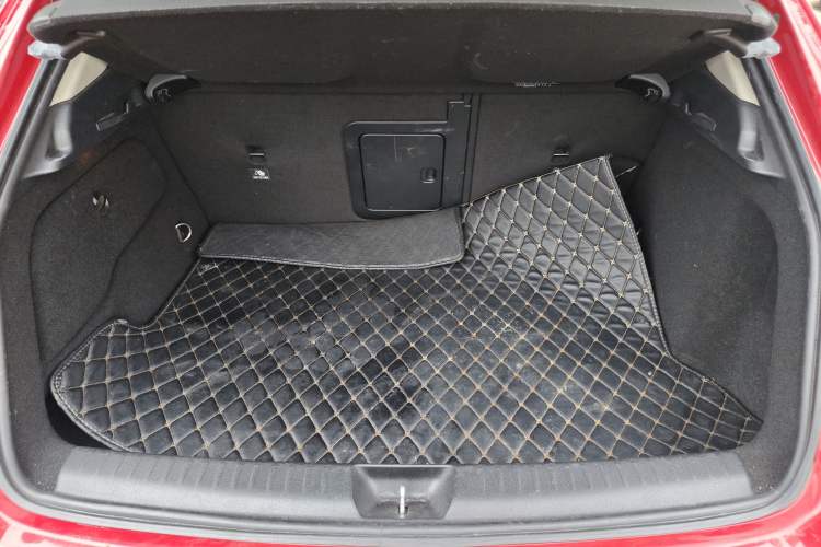 Used Mercedes-Benz GLA 2015 GLA 220 4MATIC Luxury Model Trunk