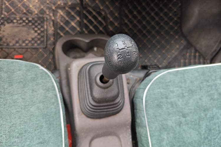 Used CHANGAN KUAYUE V3 2017 1.2L Box-Type Truck DK12-10 Gear Lever