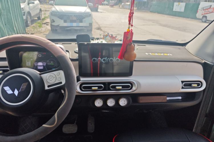 Used Wuling Hongguang MINIEV 2024 3rd Generation 215km Youth Edition Center Console