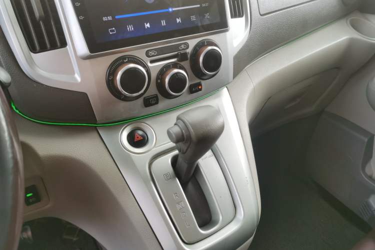 Used Nissan NV200 2014 1.6L CVT Luxury Model China IV Standard