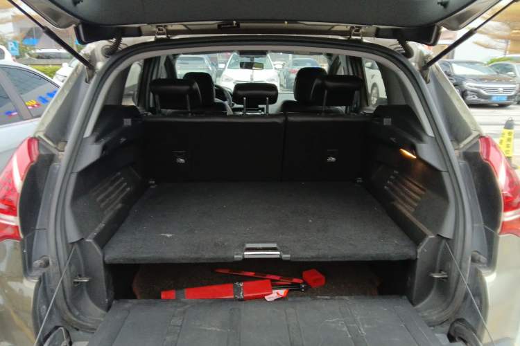 Used Peugeot 3008 2015 2.0L Automatic Trend Edition