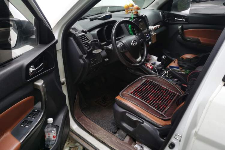 Used CHANGAN OSHAN CX70 2018 Revised Version 1.6L Manual Prestige Edition