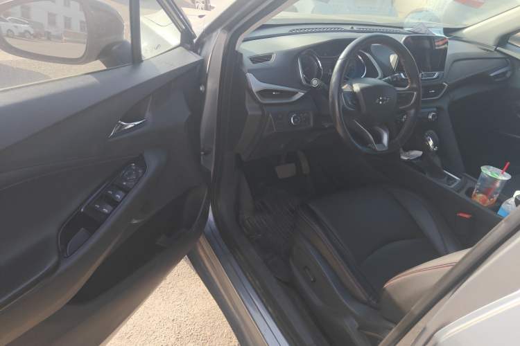 Used Chevrolet Orlando 2018 Redline 530T Automatic Zhaoxiang Edition (5+2 Seating) – China V Standard Driver Seat