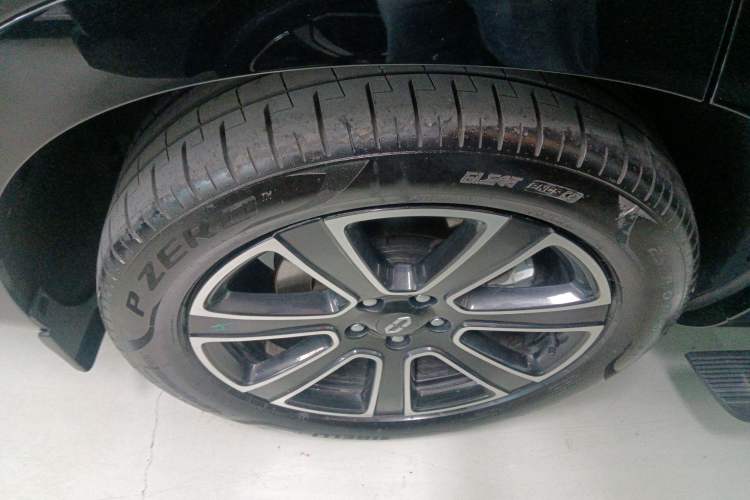 Used Hima AITO M7 2024 1.5T Intelligent Driving 4WD Ultra Version 6 Seats Exterior 3