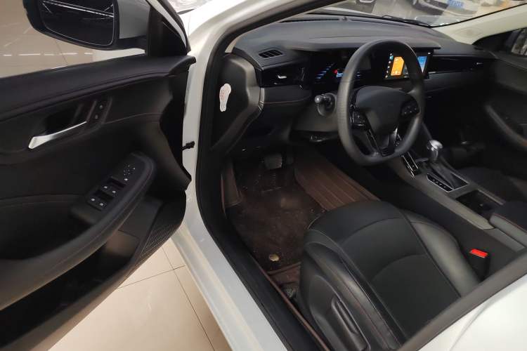 Used Roewe i5 2026 Model 1.5L CVT Luxury Version