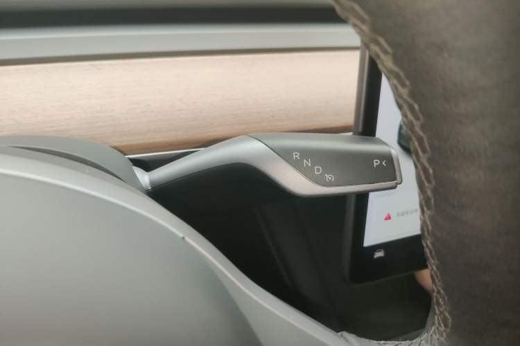 Used Tesla Model Y 2021 Long-Range All-Wheel-Drive Version