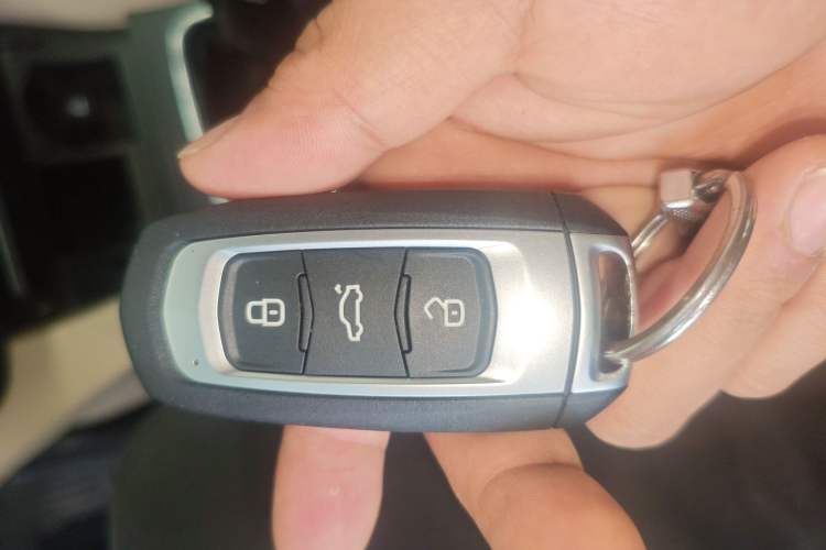 Used Geely Auto Emgrand 2017 Sedan Million Edition 1.5L Manual Luxury Model
