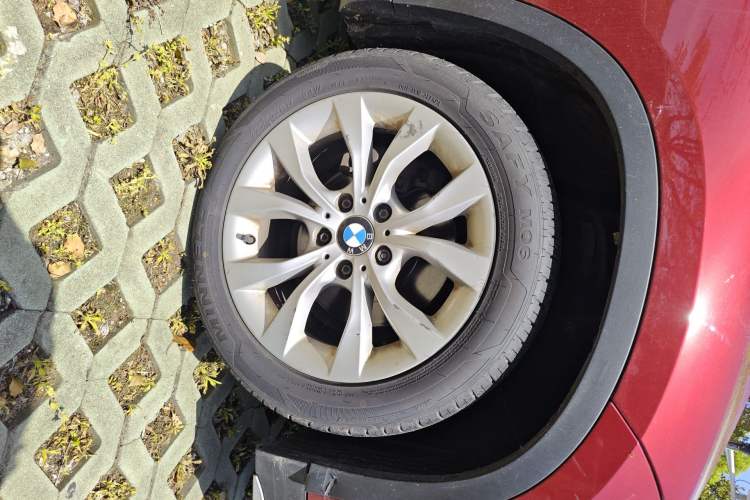 Used BMW X1 2014 sDrive18i Fashion Model Right Front Wheel Hub