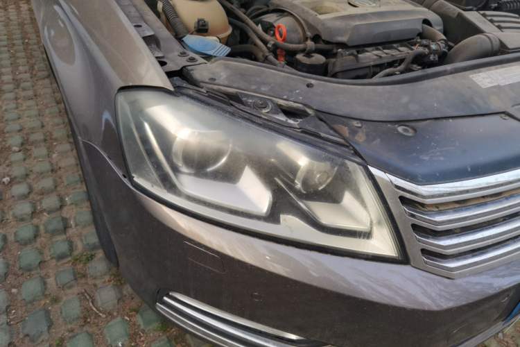 Used Volkswagen Magotan 2013 1.8TSI Luxury Model Right Front Headlight