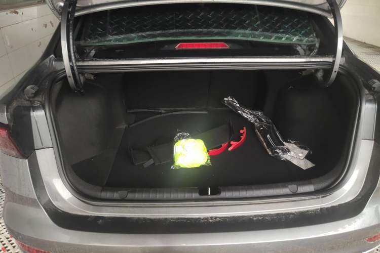 Used Geely Auto Emgrand 2022 4th Generation 1.5L CVT Luxury Model
