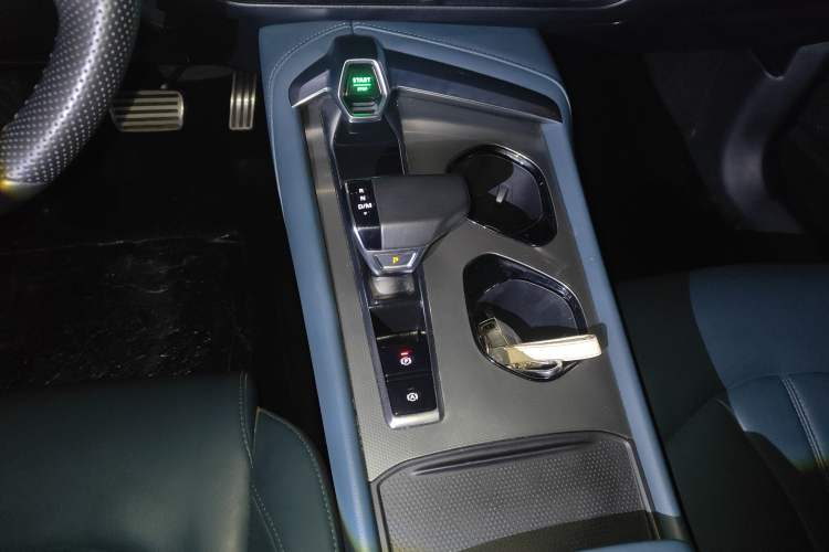 Used MG 7 2023 2.0T Automatic Hunter Luxury Edition Gear Lever