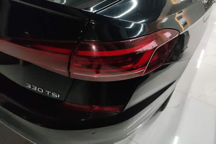 Used Volkswagen Passat 2022 330TSI Luxury Edition Right Rear Taillight