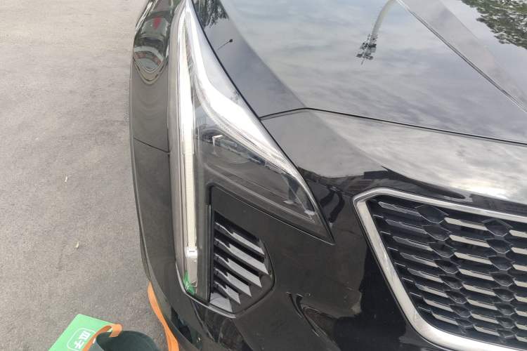 Used Cadillac XT4 2021 28T Two-Wheel Drive Leading Version Right Front Headlight