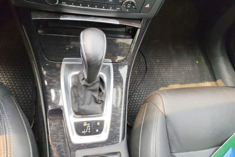 Used Citroen C5 2013 2.3L Automatic Zunyu Model Gear Lever