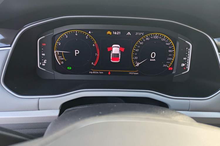 Used Volkswagen Bora 2023 300TSI DSG Prestige Edition Odometer Close Up