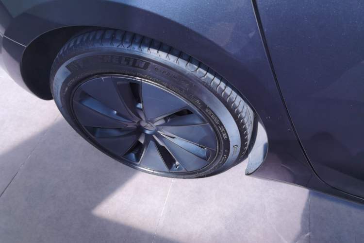 Used Tesla Model 3 2023 Long-Range All-Wheel-Drive Version
