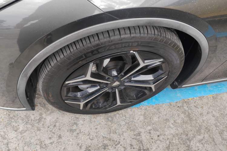 Used Deepal SL03 2023 200Max Range-Extended Version Left Front Wheel Hub