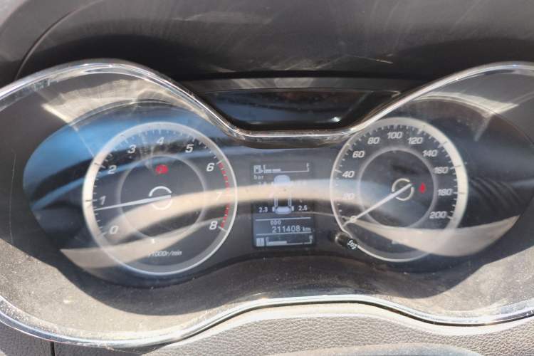 Used Baojun 560 2015 1.8L manual luxury version