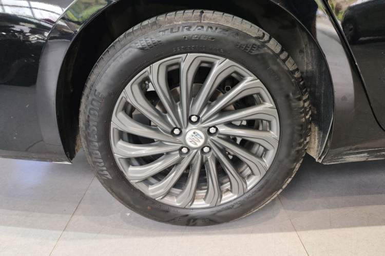 Used Buick LaCrosse 2025 28T Platinum Edition