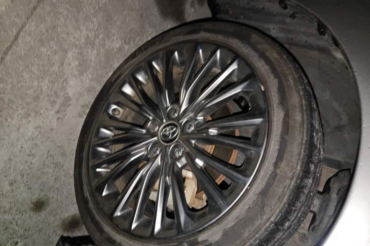 Used Toyota Avalon 2019 Dual-Engine 2.5L XLE Prestige Version China VI Standard