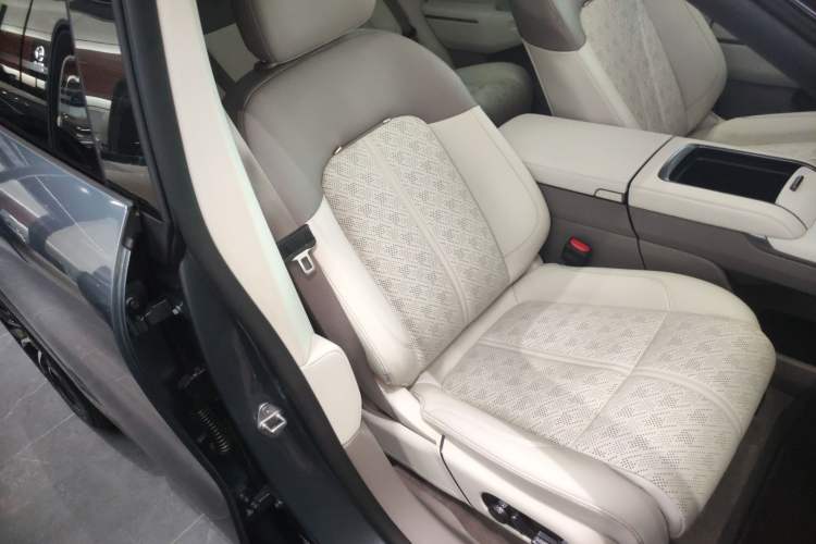 Used Zeekr 7X 2025 100kWh Long-Range All-Wheel Drive Intelligent Driving Version Right Front Seat