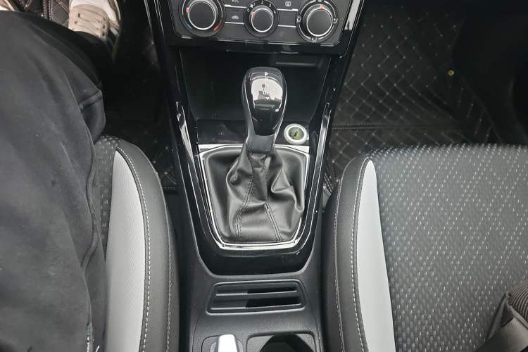 Used Volkswagen Tacqua 2020 1.5L Automatic Yue
