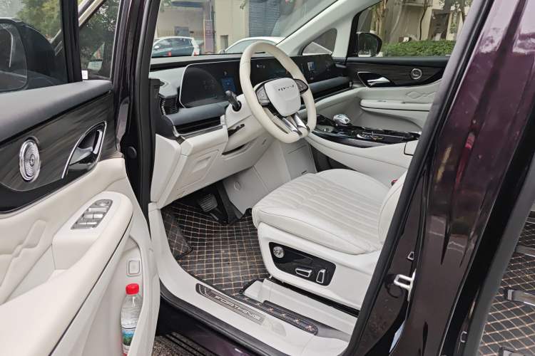 Used FORTHING Xinghai V9 2024 1.5TD 200km Qingyunti Series Flagship Edition
