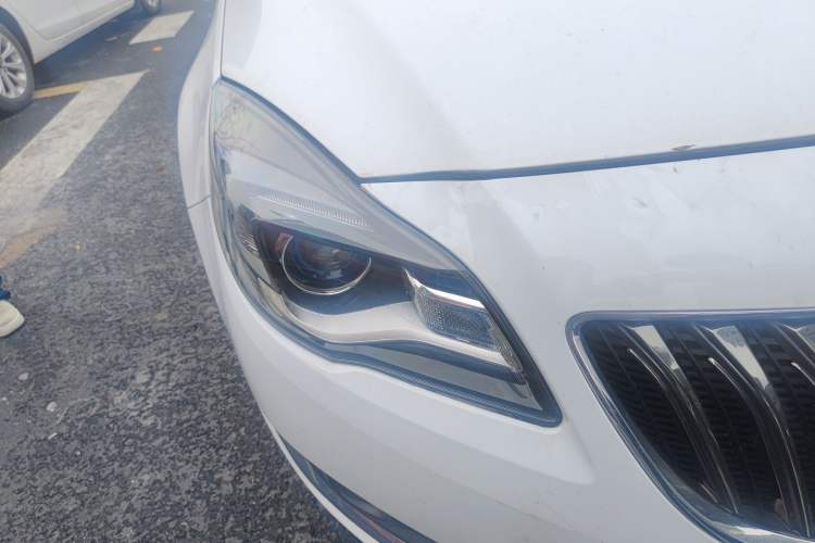 Used Buick Regal 2015 2.0L Leading Fashion Edition Exterior 6