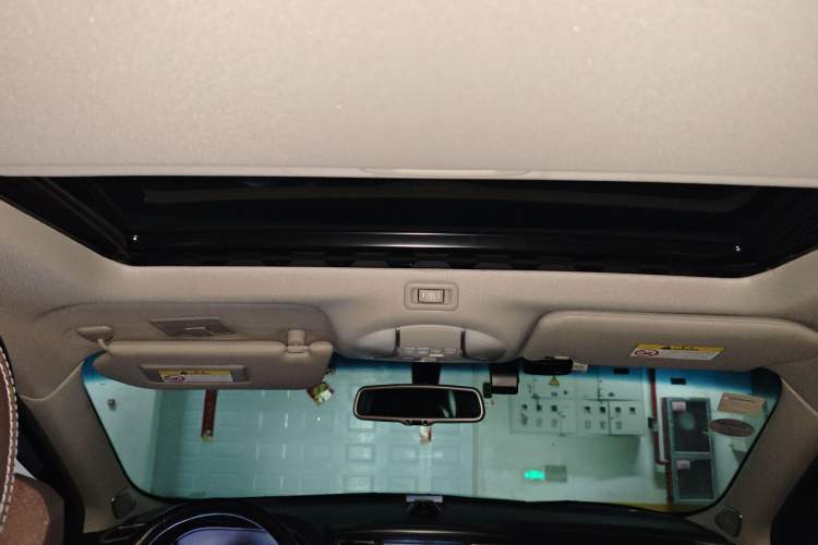 Used Infiniti QX60 2018 2.5 S/C Hybrid Two-Wheel-Drive Champion Family Edition Headliner